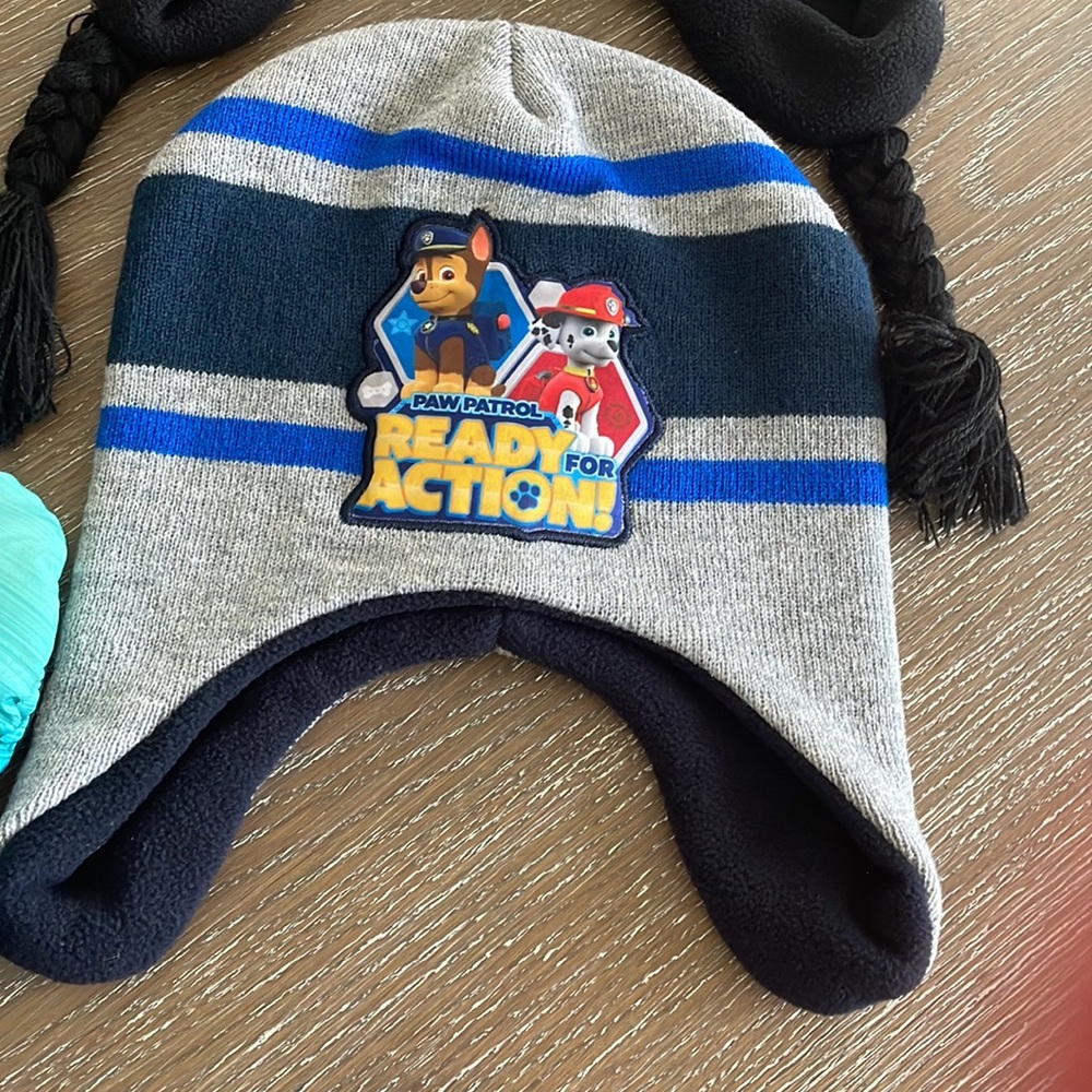Toddler winter hats & gloves - Picture 2 of 9